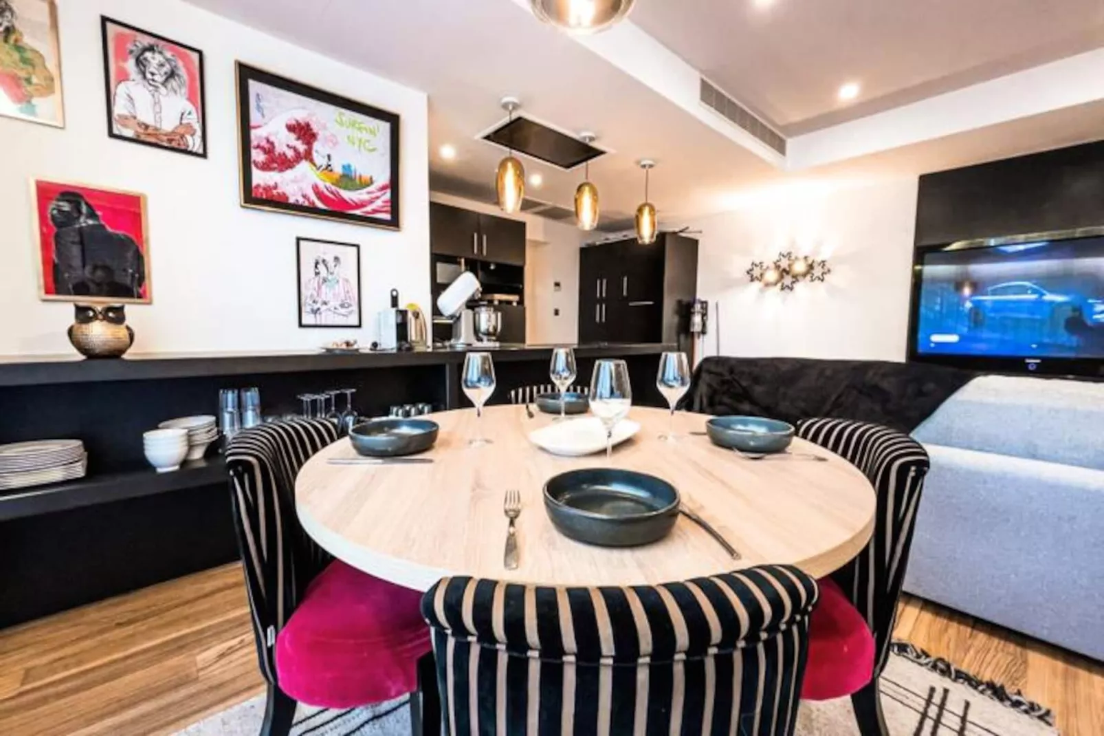 Maison R&eacute;gent & Spa - En Haut De L'escalier