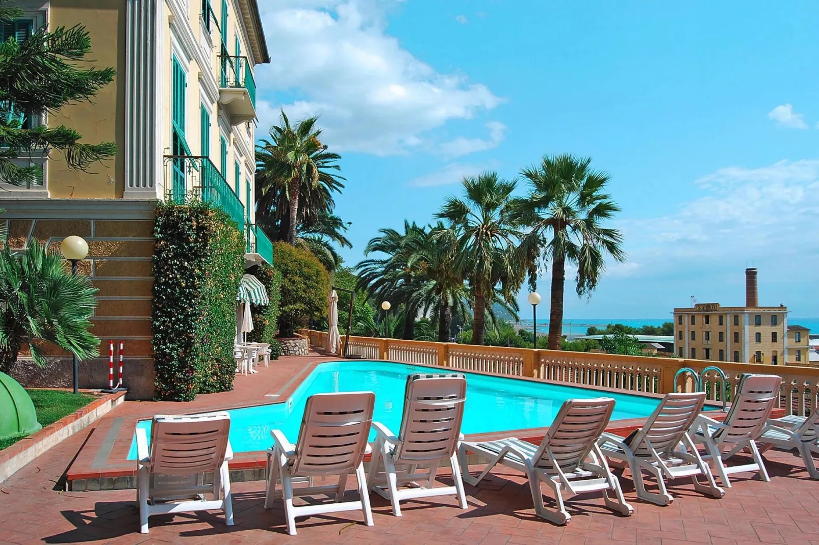 Residence Miramare Imperia B3-Uitzicht zomer
