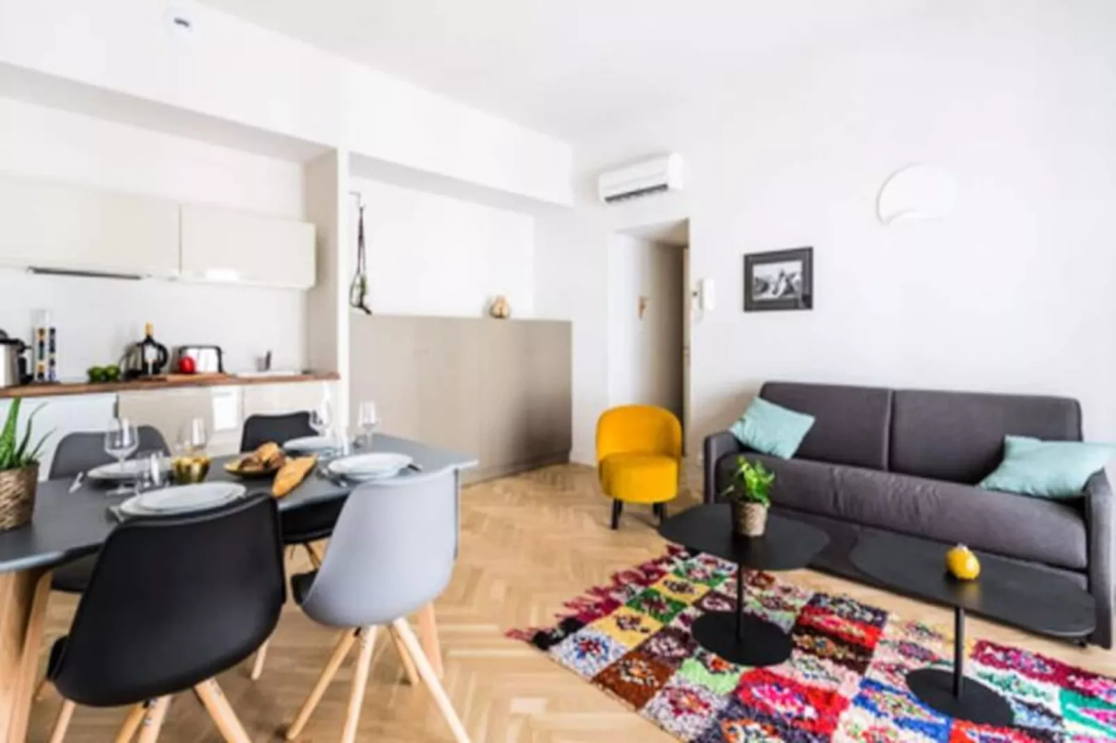 Appartement &agrave; La Belle Pierre Et Lumineux Pour 4 Situ&eacute; Dans L'hypercentre