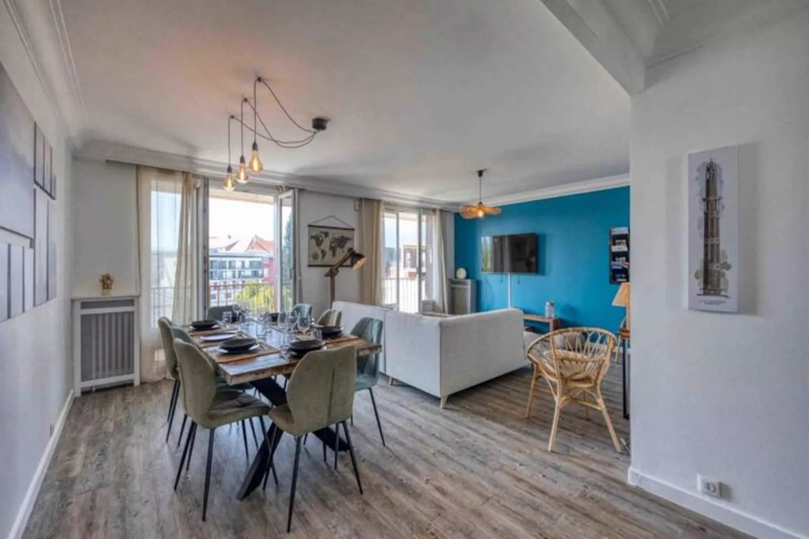 | L'ang&eacute;lique Des Eaux Claires 🪽| Parking