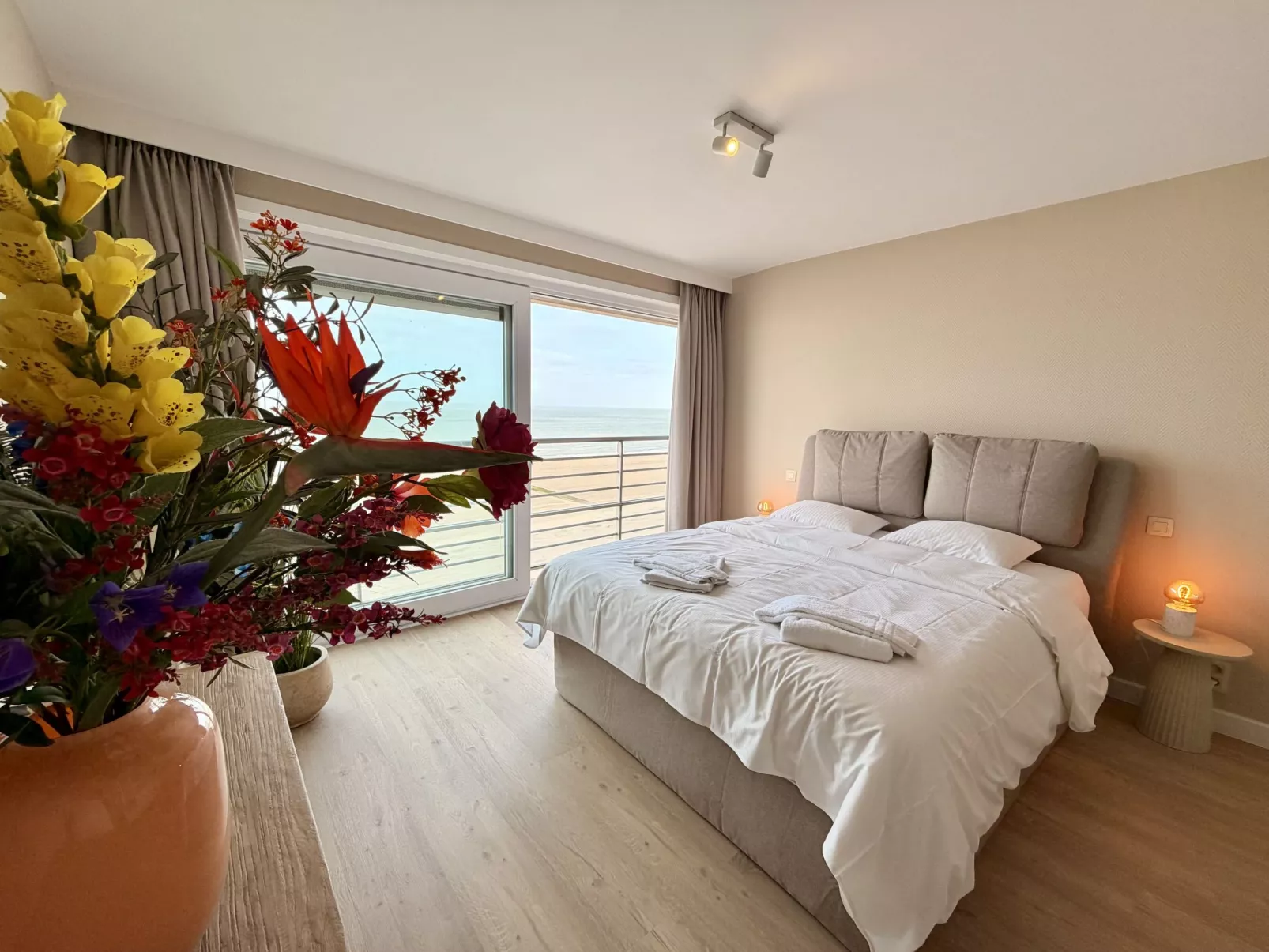 Zonnehaven with seaview