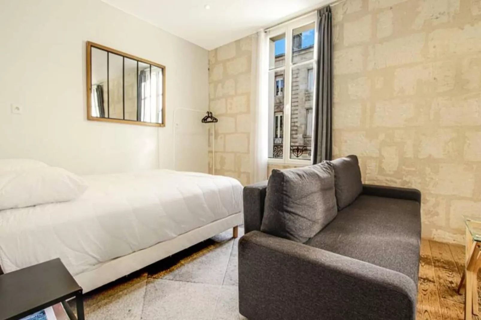 Superbe Appartement Climatis&eacute; En Plein C&oelig;ur Des Chartrons