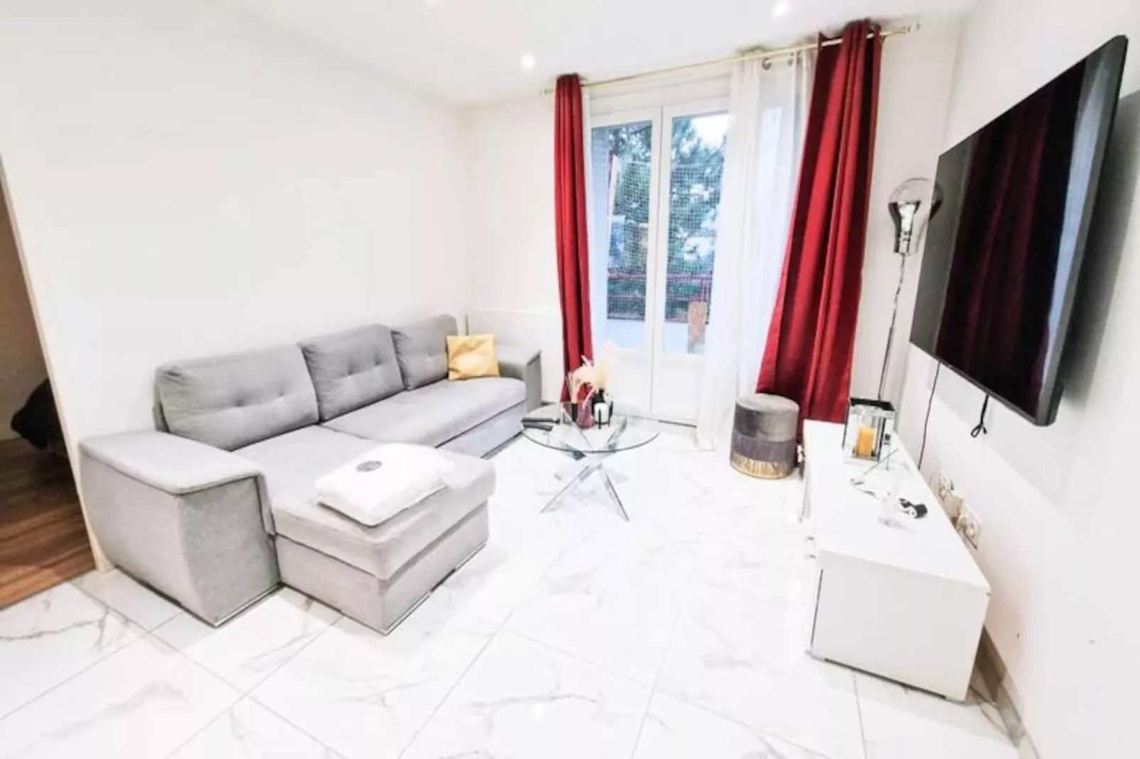 Le Monochrome De Majordome 🤍