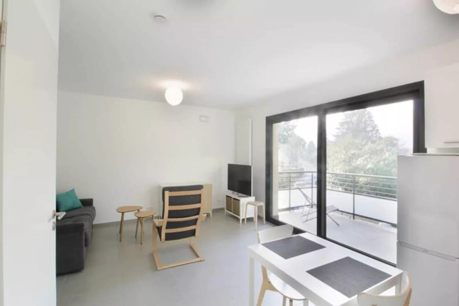 T2 Tout Neuf Entre Lac Et Centre-ville