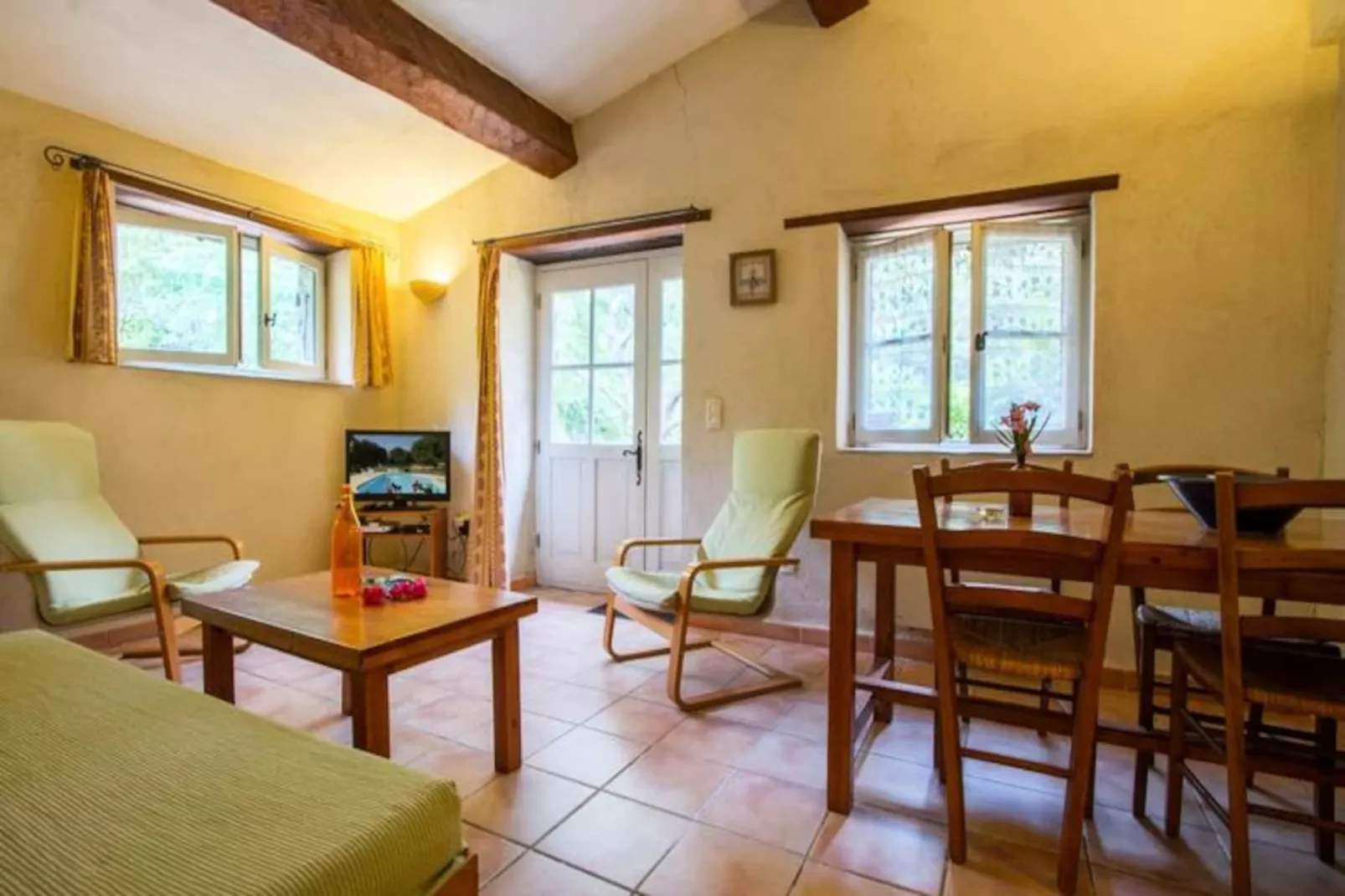 Le Jas, Mas De Charme, Piscine Partag&eacute;e , Nature, Calme, 6 Ha En Provence