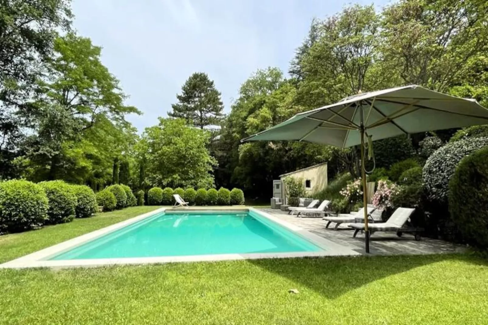 "le Mas Des Oliviers: Esprit Proven&ccedil;al Authentique"