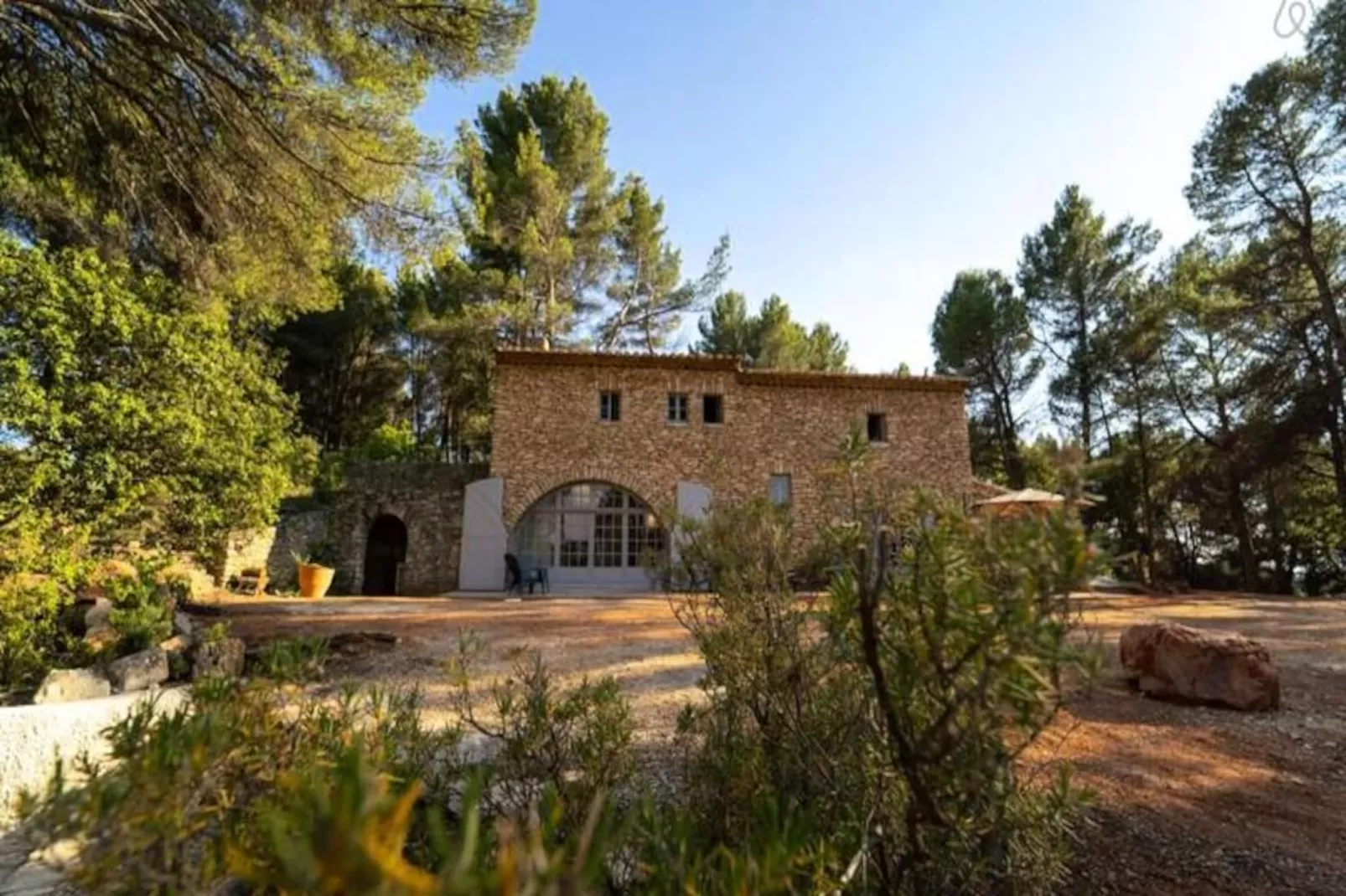 Maison Avec Vue Et Piscine Chauff&eacute;e &agrave; Roussillon