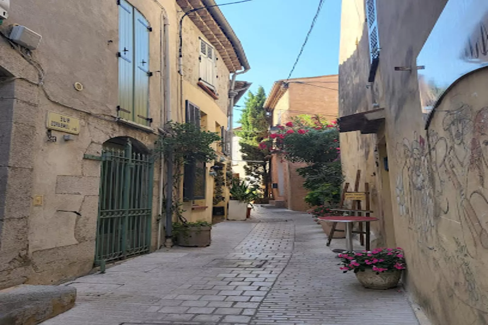 Charmant Et Rayonnant Appartement De 55 M&sup2; Situ&eacute; Dans Le Coeur De Bordeaux