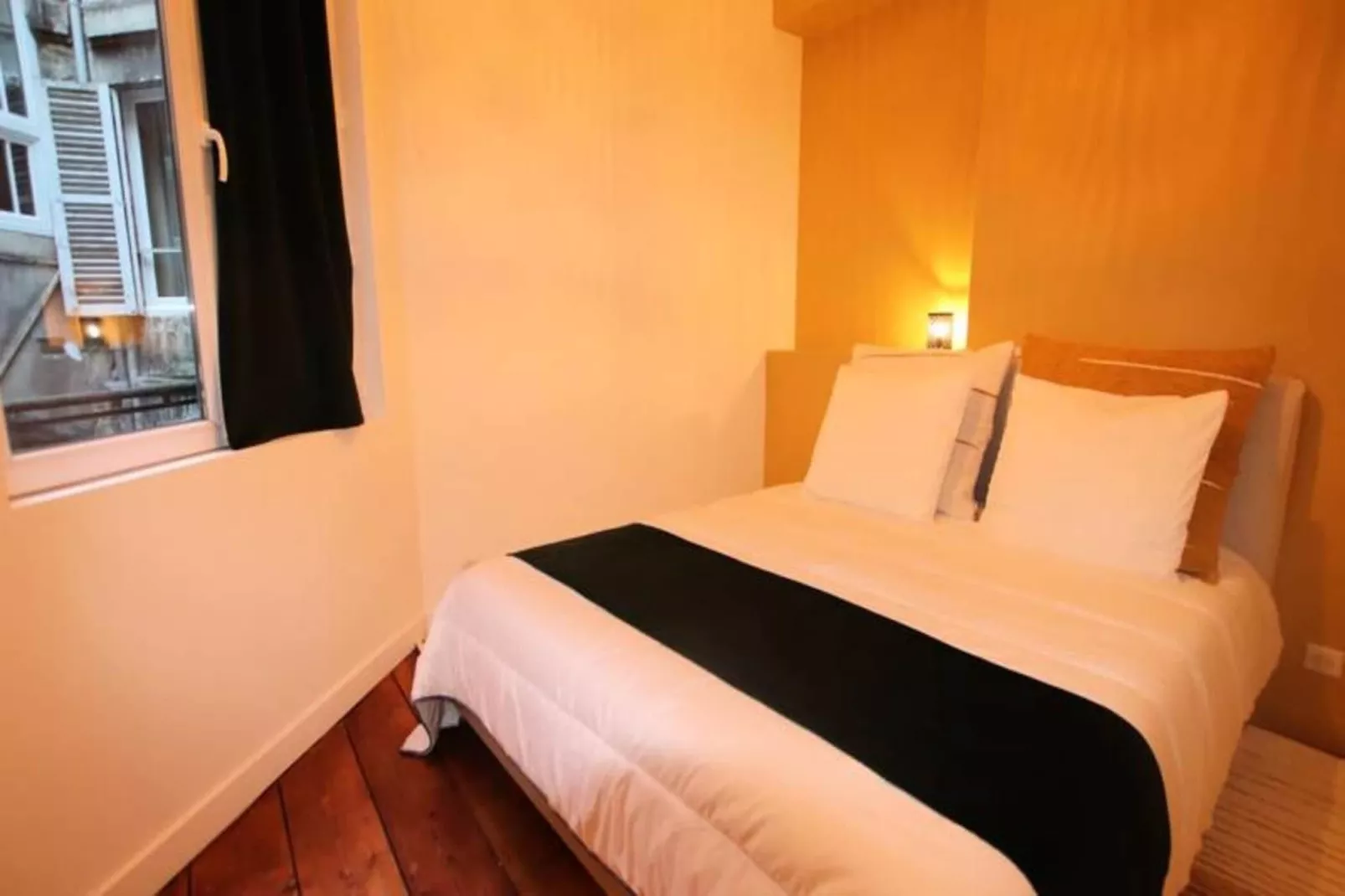 Charmant Et Rayonnant Appartement De 55 M&sup2; Situ&eacute; Dans Le Coeur De Bordeaux