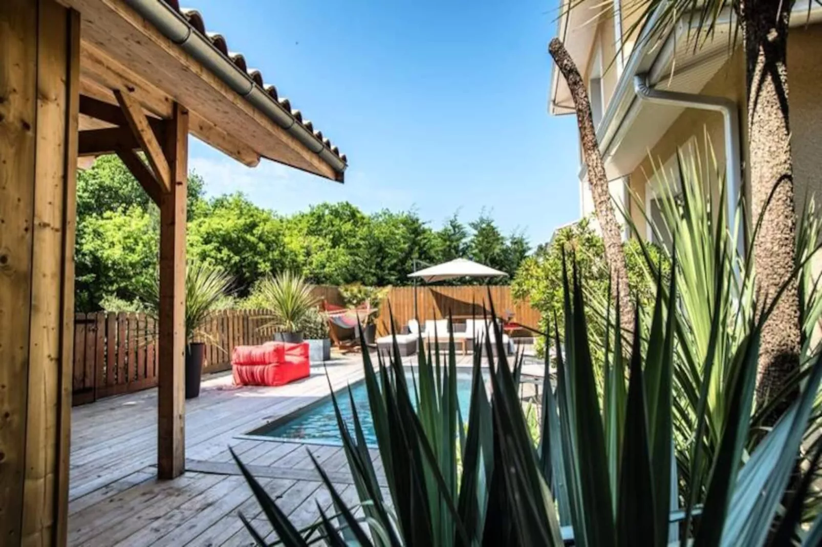 Villa Au Charme Familial Avec Belle Terrasse Et Piscine Chauff&eacute;e