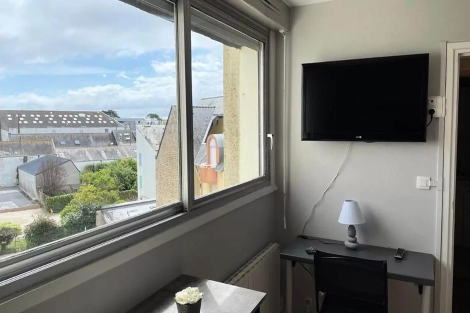 Résidence Studio Avec Parking 100 M D&eacute;parts Pour Les Iles