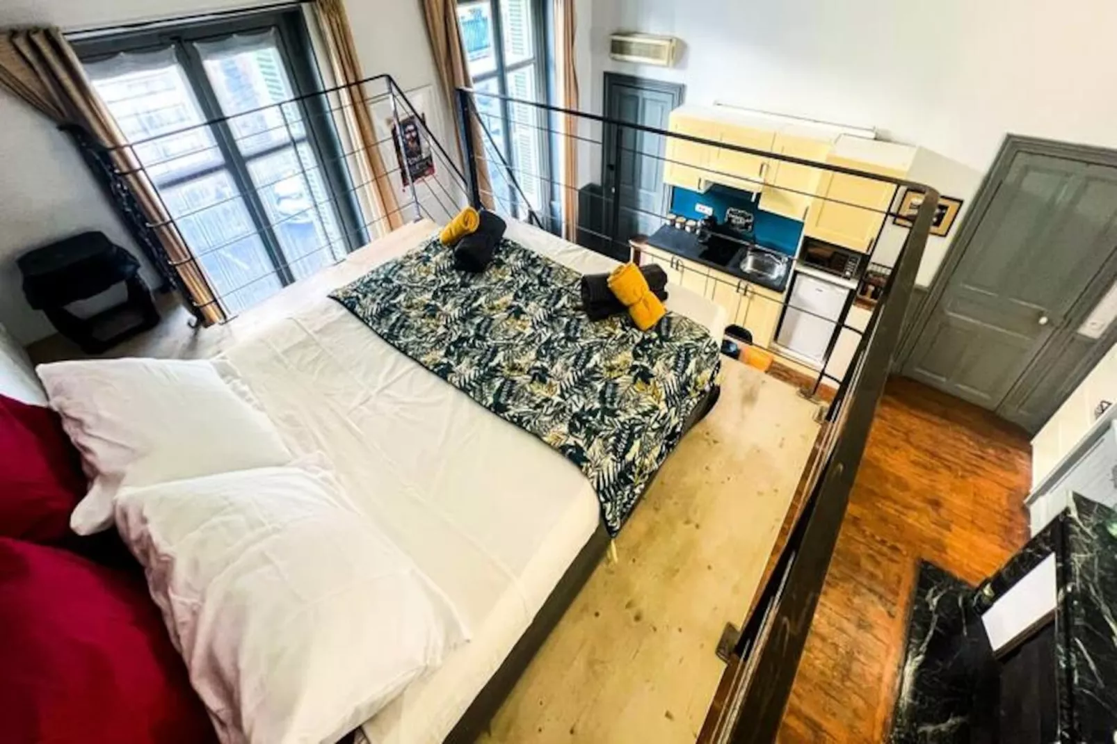 84b9 - "l'interlude" &eacute;l&eacute;gant Appartement Historique