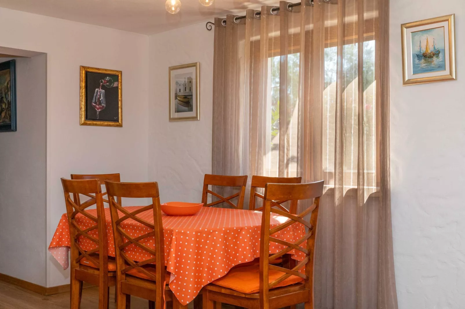 Villa Anabella - Four bedroom Villa with Swimming pool-Eetkamer