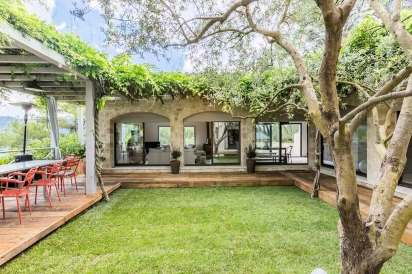 Superbe Villa Avec Vue, Entre Aix En Provence Et Luberon-Image-tags.