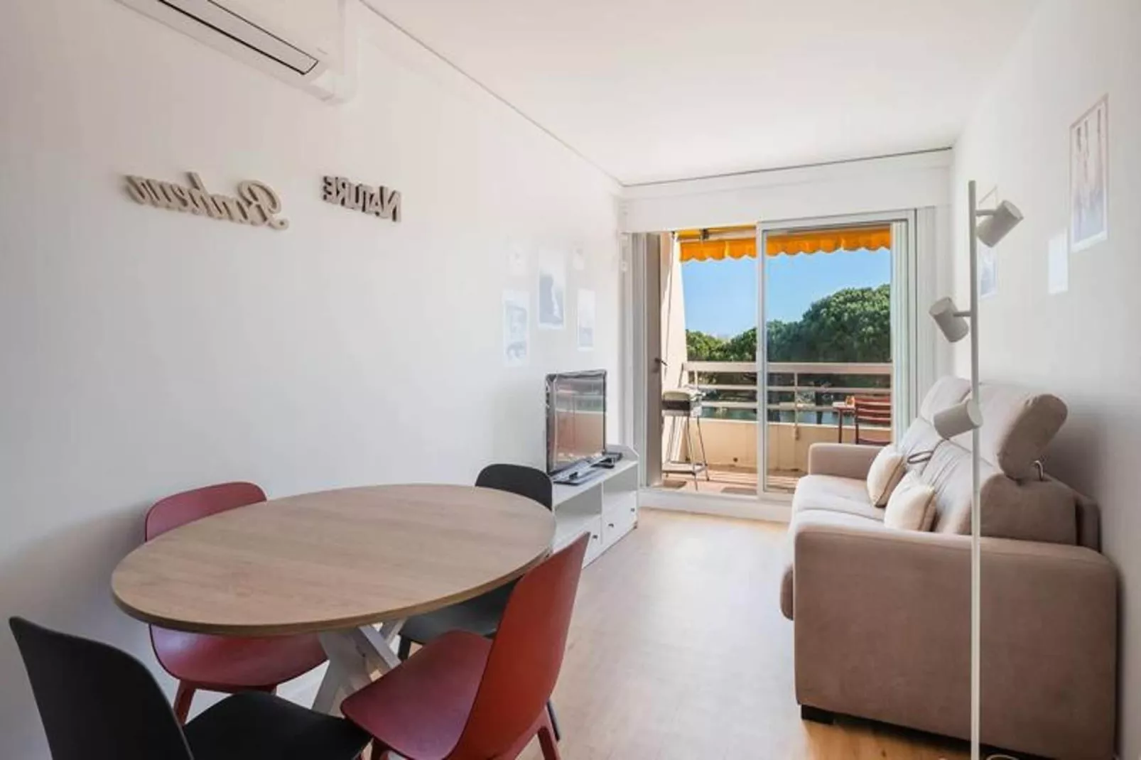 Résidence " La Lagune"-Woonkamer