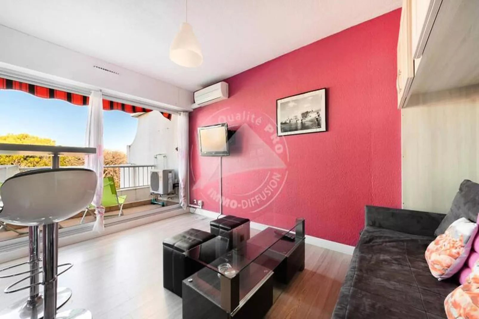 Résidence "le St Louis"-Woonkamer