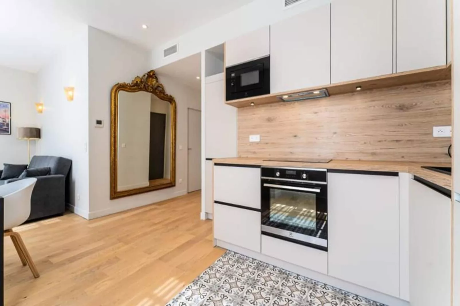 Charmant Appartement Pour 4 Au C&oelig;ur De Bordeaux-Buitenkant zomer