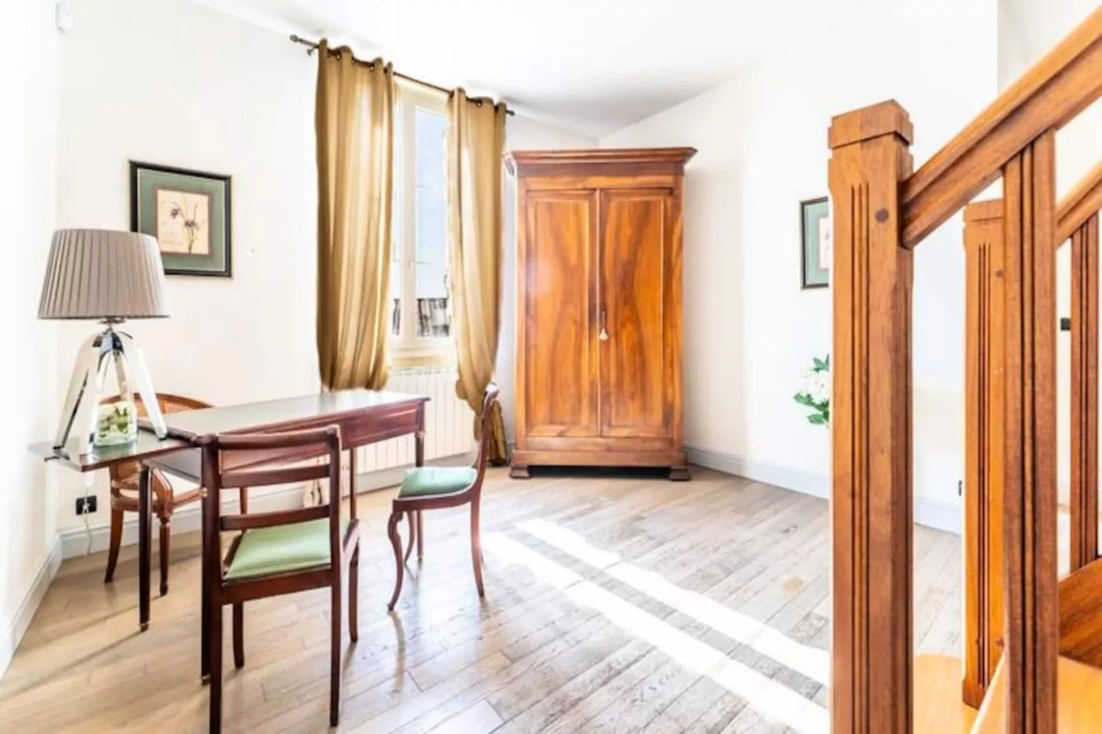 Magnifique Appartement De 160m&sup2; De 3 Chambres Quartier Saint-michel-Image-tags.