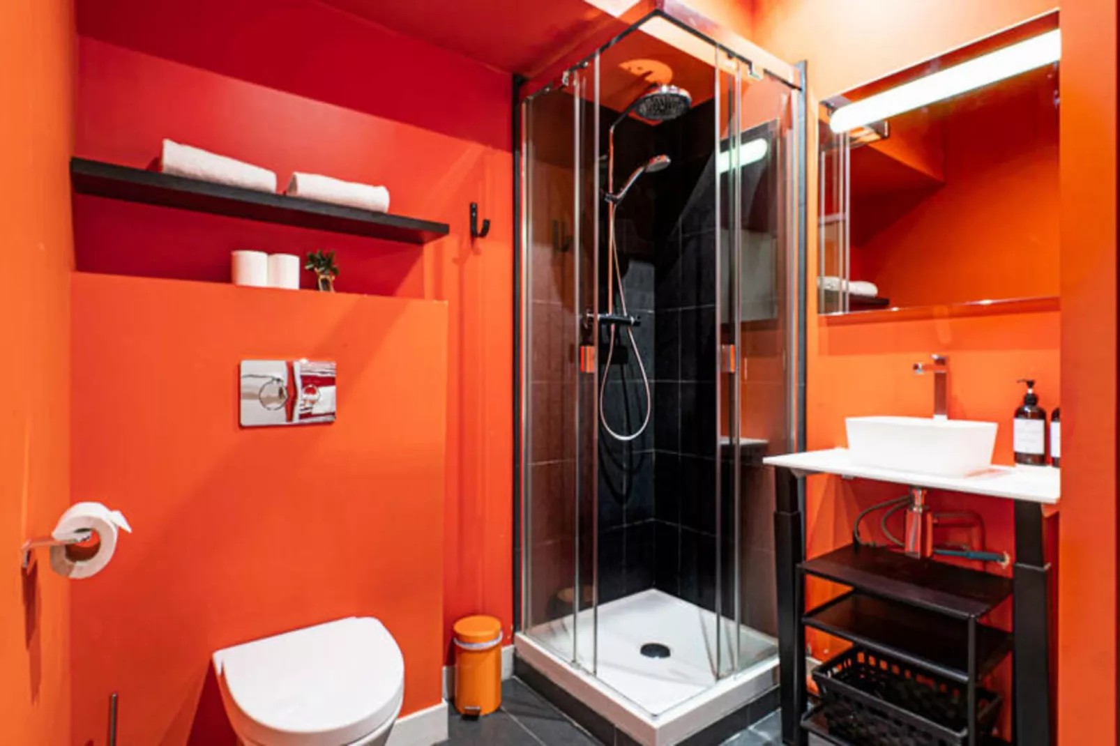 Magnifique Appartement 2 Chambres Avec Terrasse-Buitenkant zomer