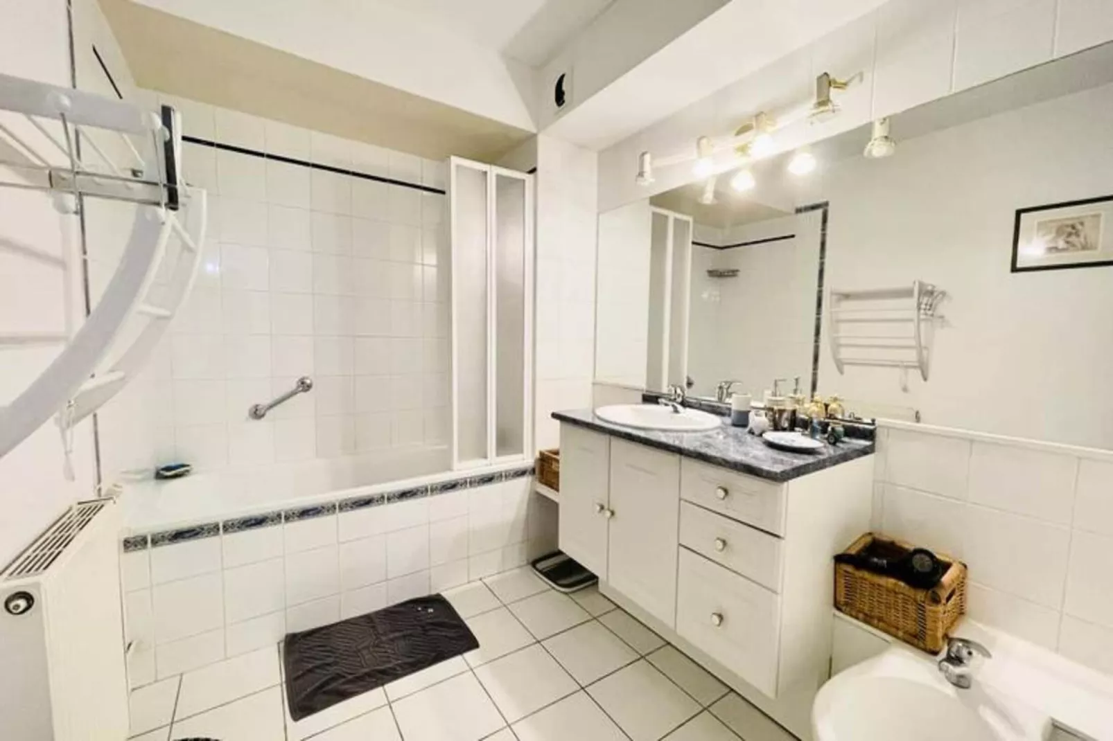 Résidence Louise-marie-Badkamer