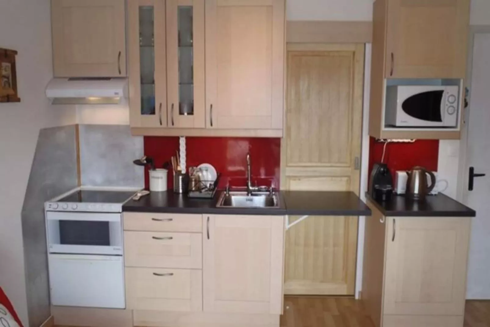 Résidence Choucas-Buitenkant zomer