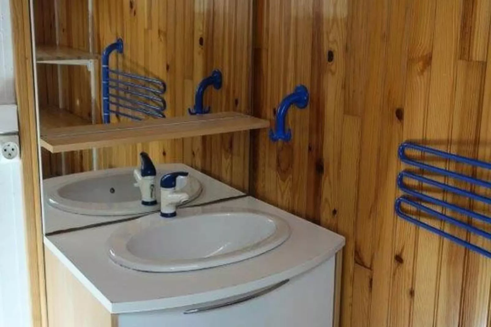 Résidence Lupins-Badkamer