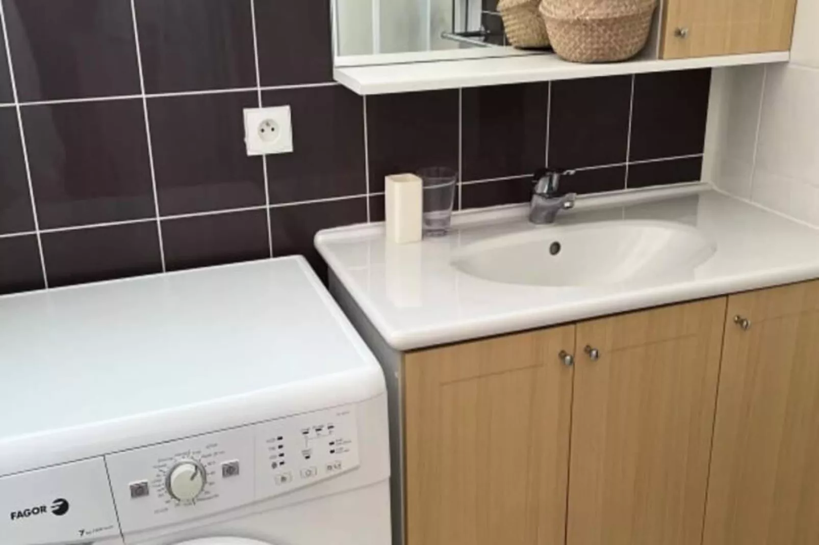 Résidence Vue Sur Les 3 &icirc;les Pr&ecirc;t De La  Thalasso-Woonkamer