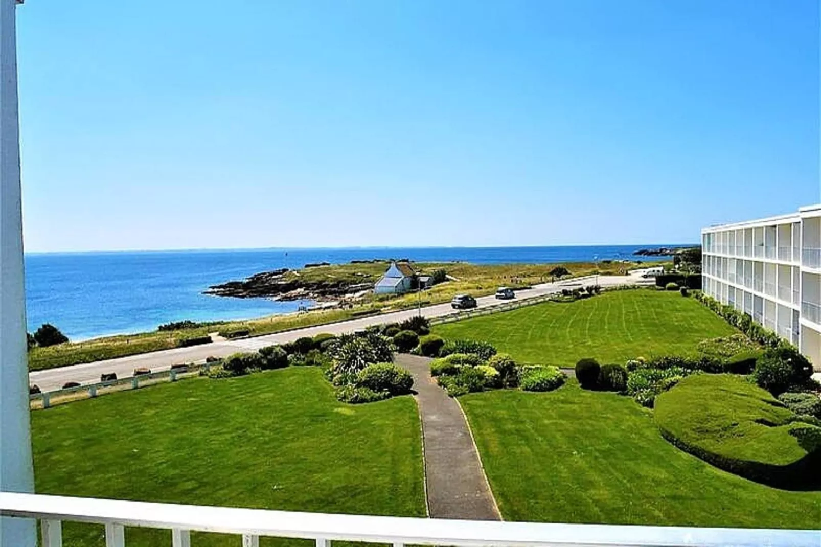 Résidence Les 3 Iles-Uitzicht zomer