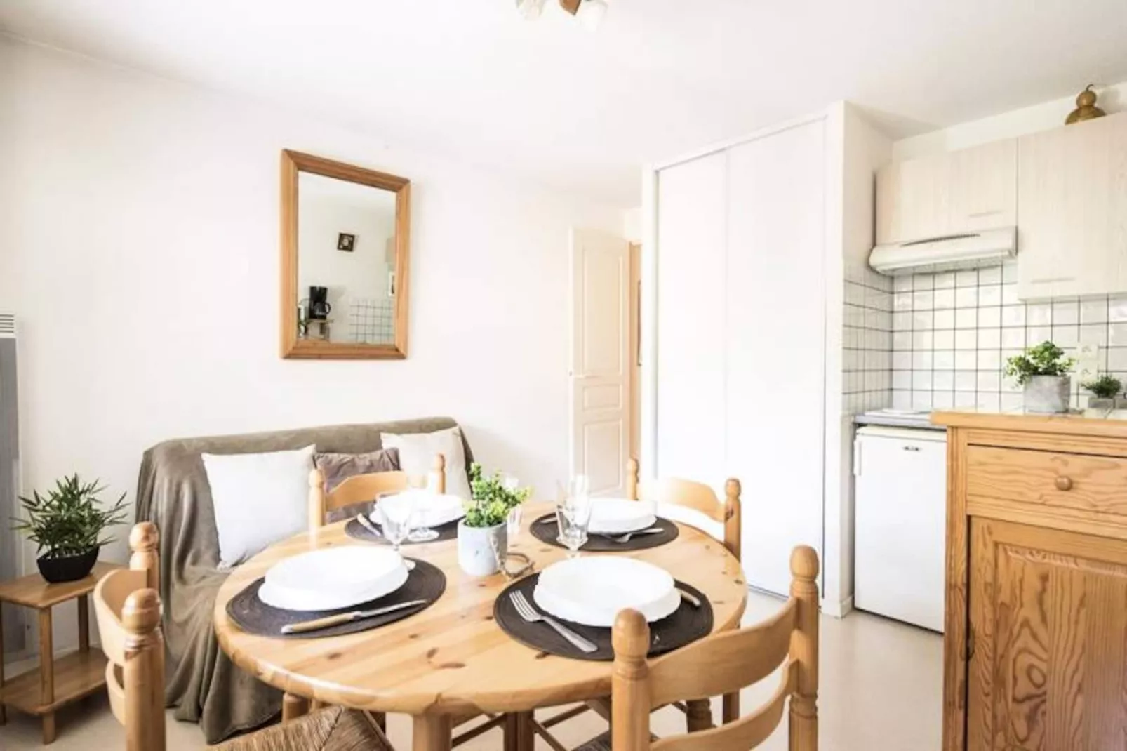 Résidence Arches Daure Bata-Image-tags.