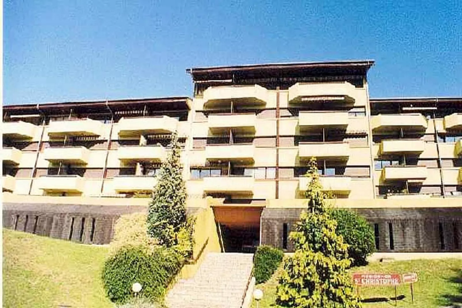 Résidence Saint Christophe-Buitenkant zomer