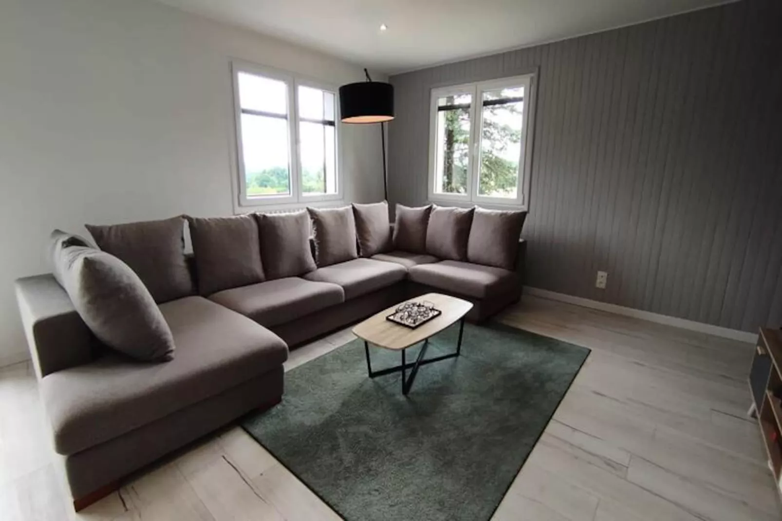 Confortable Chalet - Vue Sur Le Lac D&rsquo;aiguebelette-Image-tags.