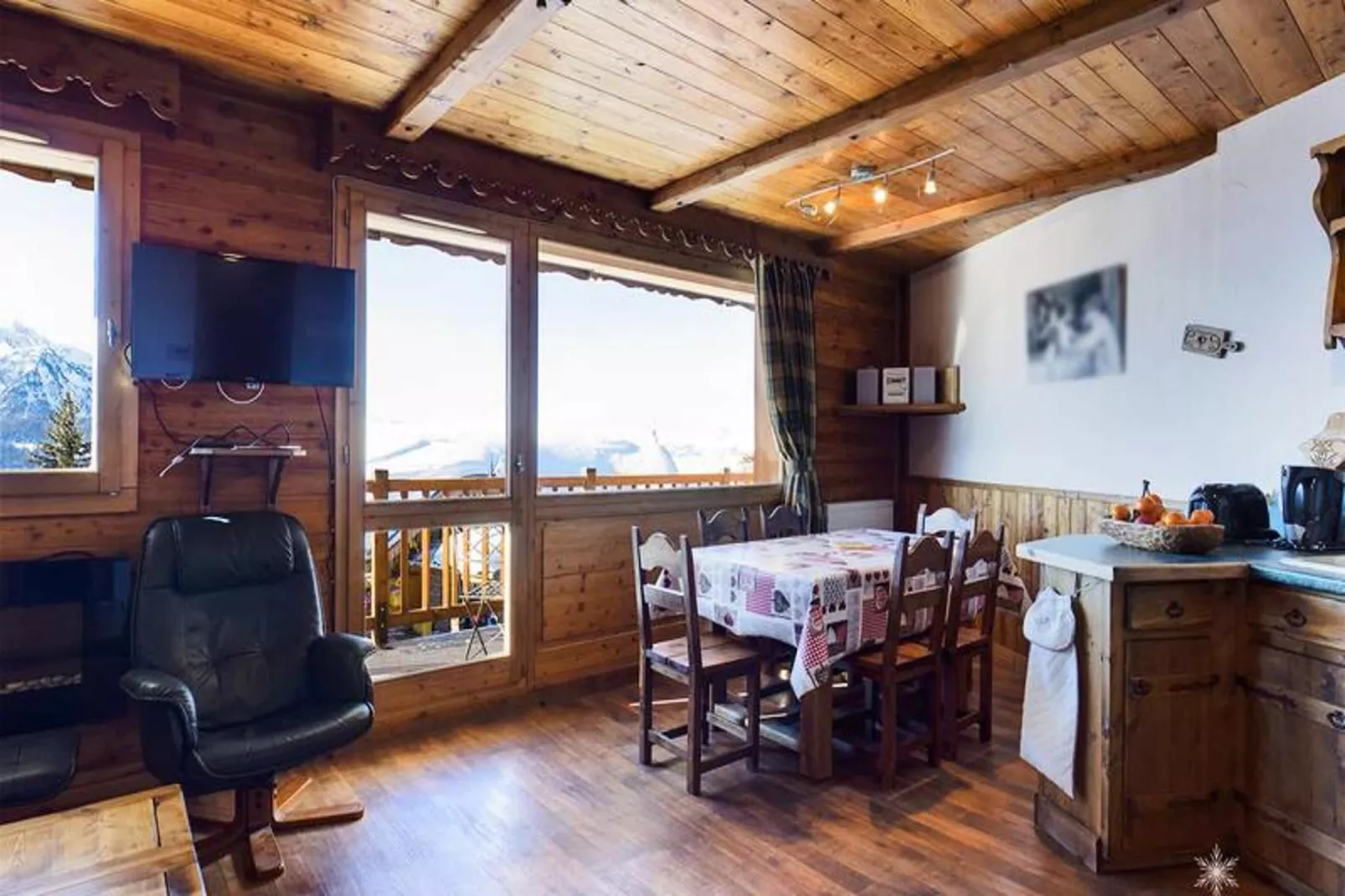 Les Chalets Du Valai-Eetkamer