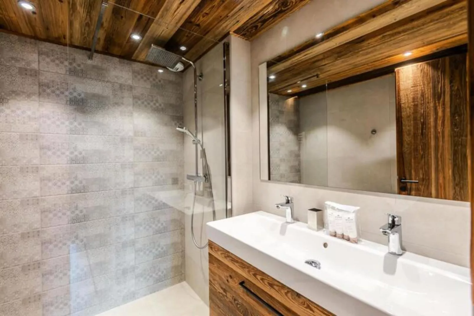 Résidence L'edelweiss-Buitenkant zomer