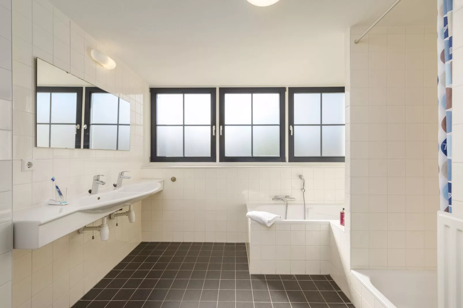 Marinapark Volendam 9-Badkamer