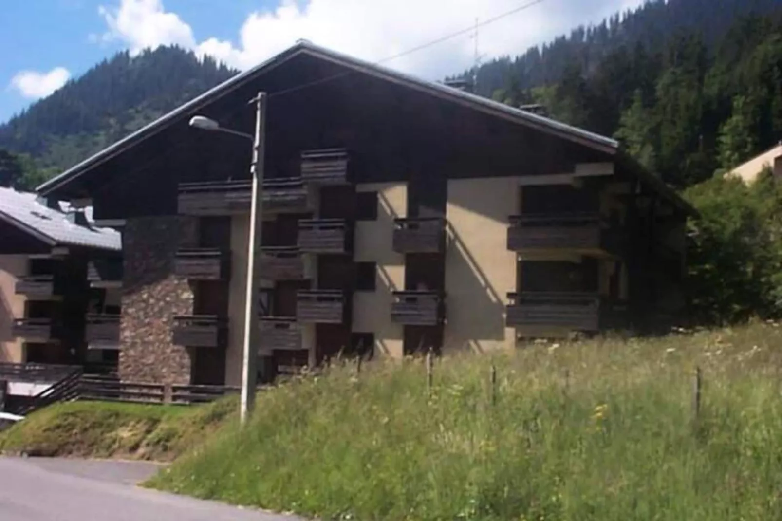 Résidence Le Yeti-Buitenkant zomer