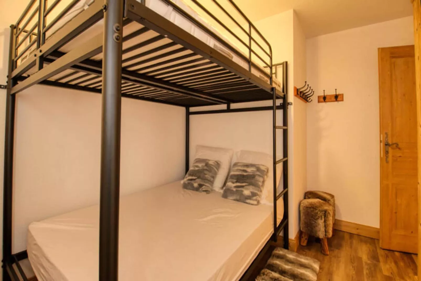 Résidence Jardin Alpin Bat B-Buitenkant zomer