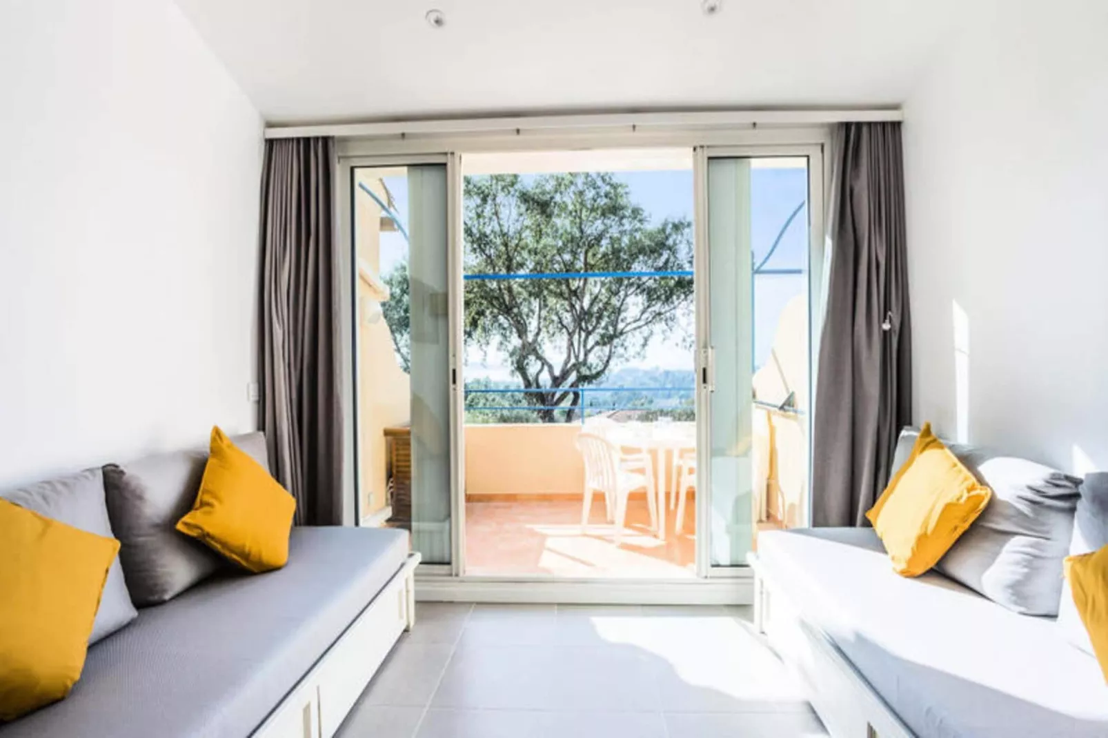 Les Appartements aux Restanques du Golfe de St Tropez - maeva Home-Buitenkant zomer
