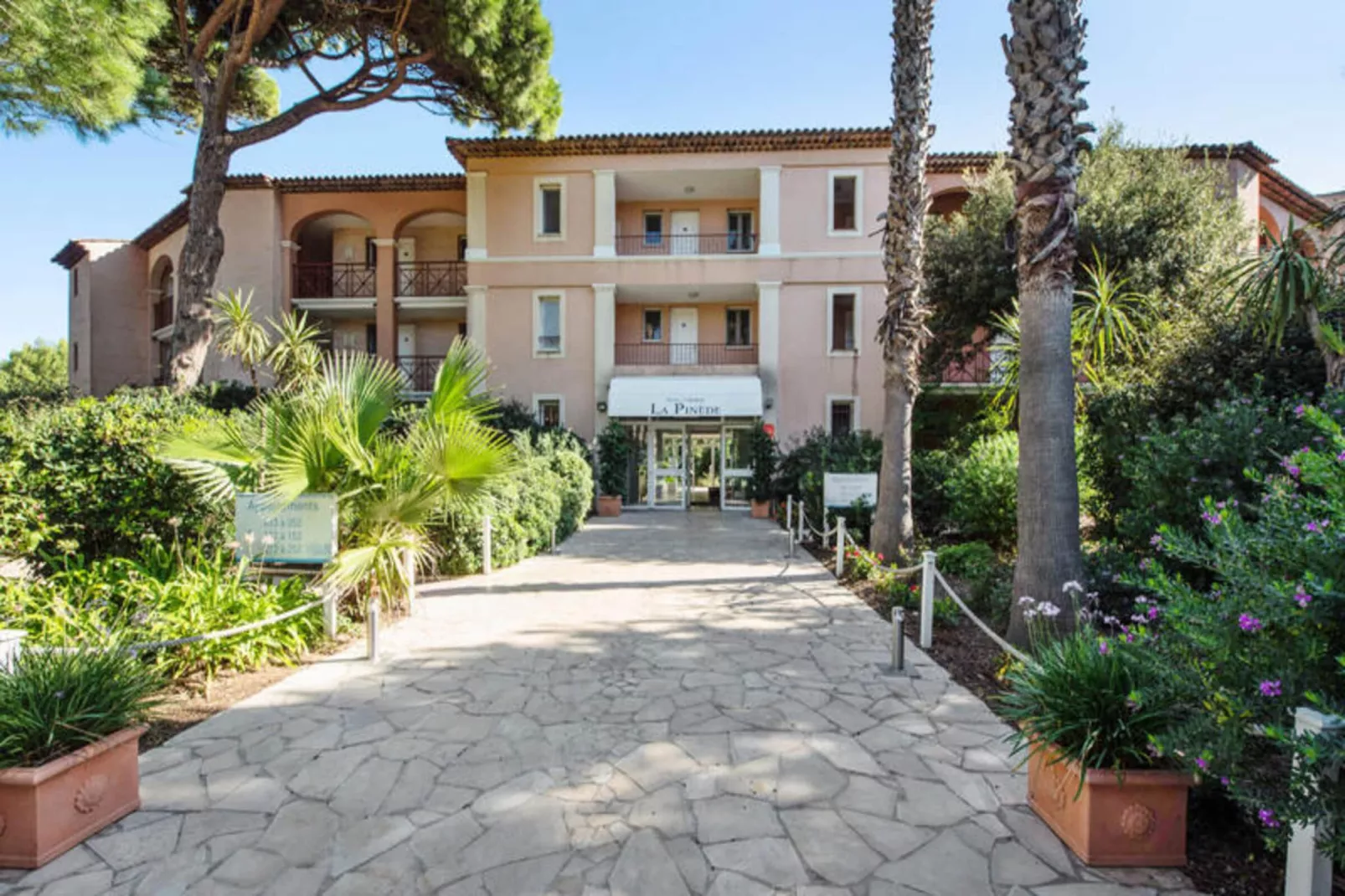 Résidence La Pinède - maeva Home-Buitenkant zomer