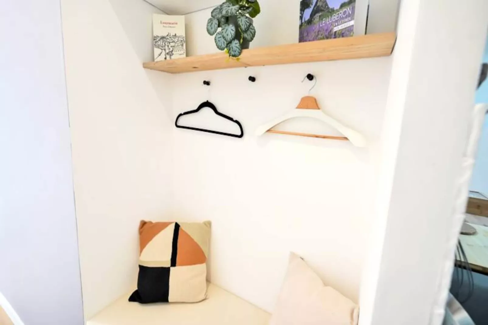 Appartement L&rsquo;hirondelle | Les Nids De La Diane-Image-tags.