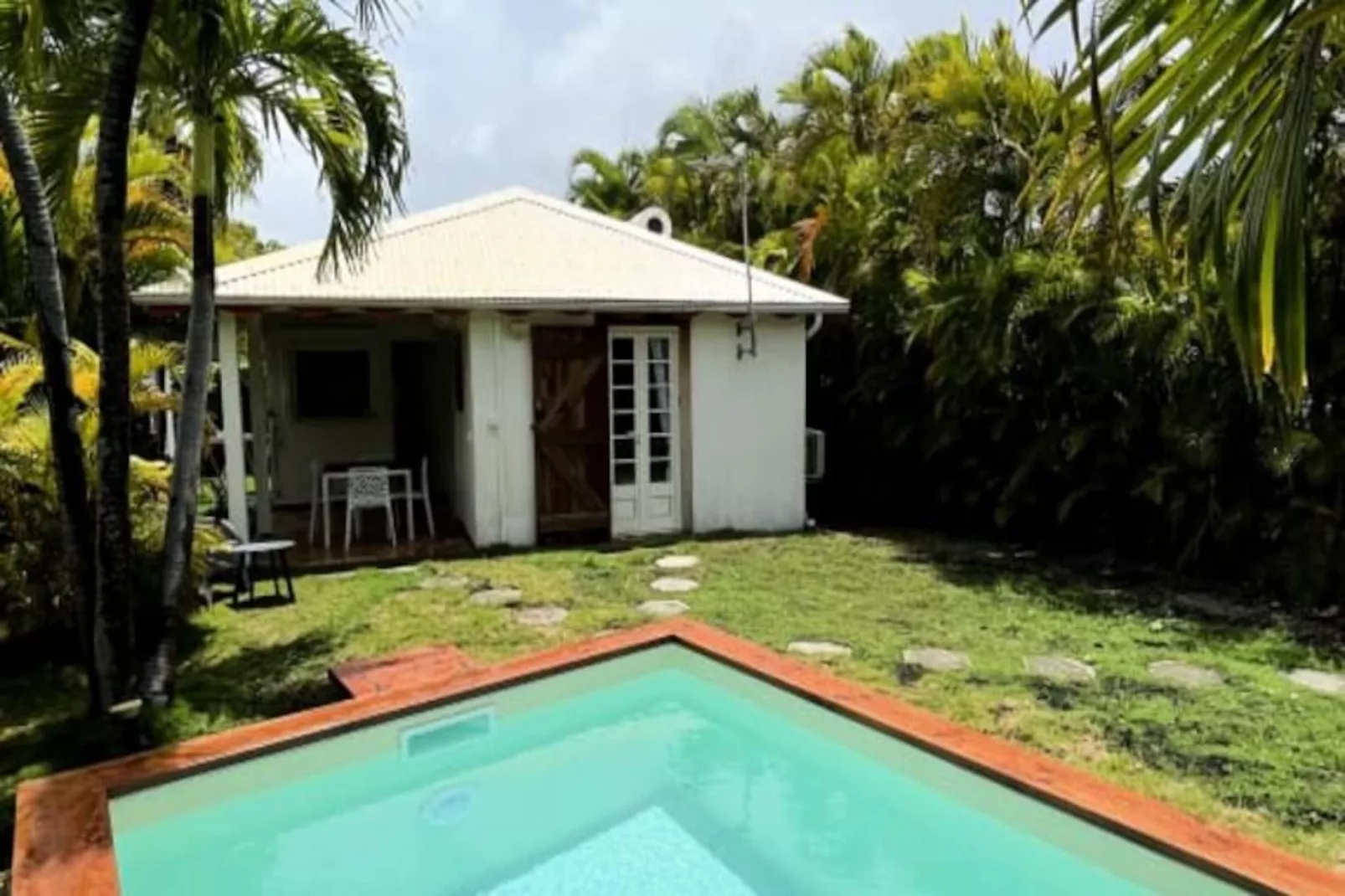 Bungalow Monarque-Image-tags.