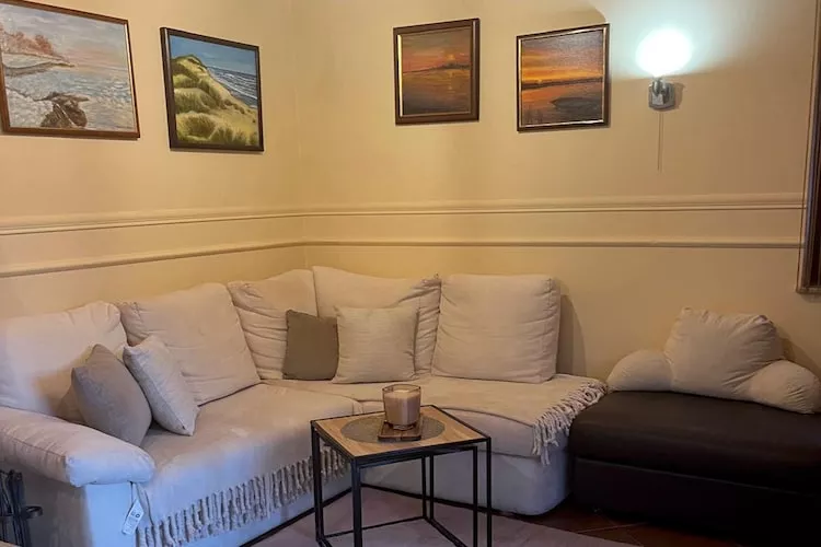 Dom wakacyjny w Krzyni dla max 5 osób-Woonkamer