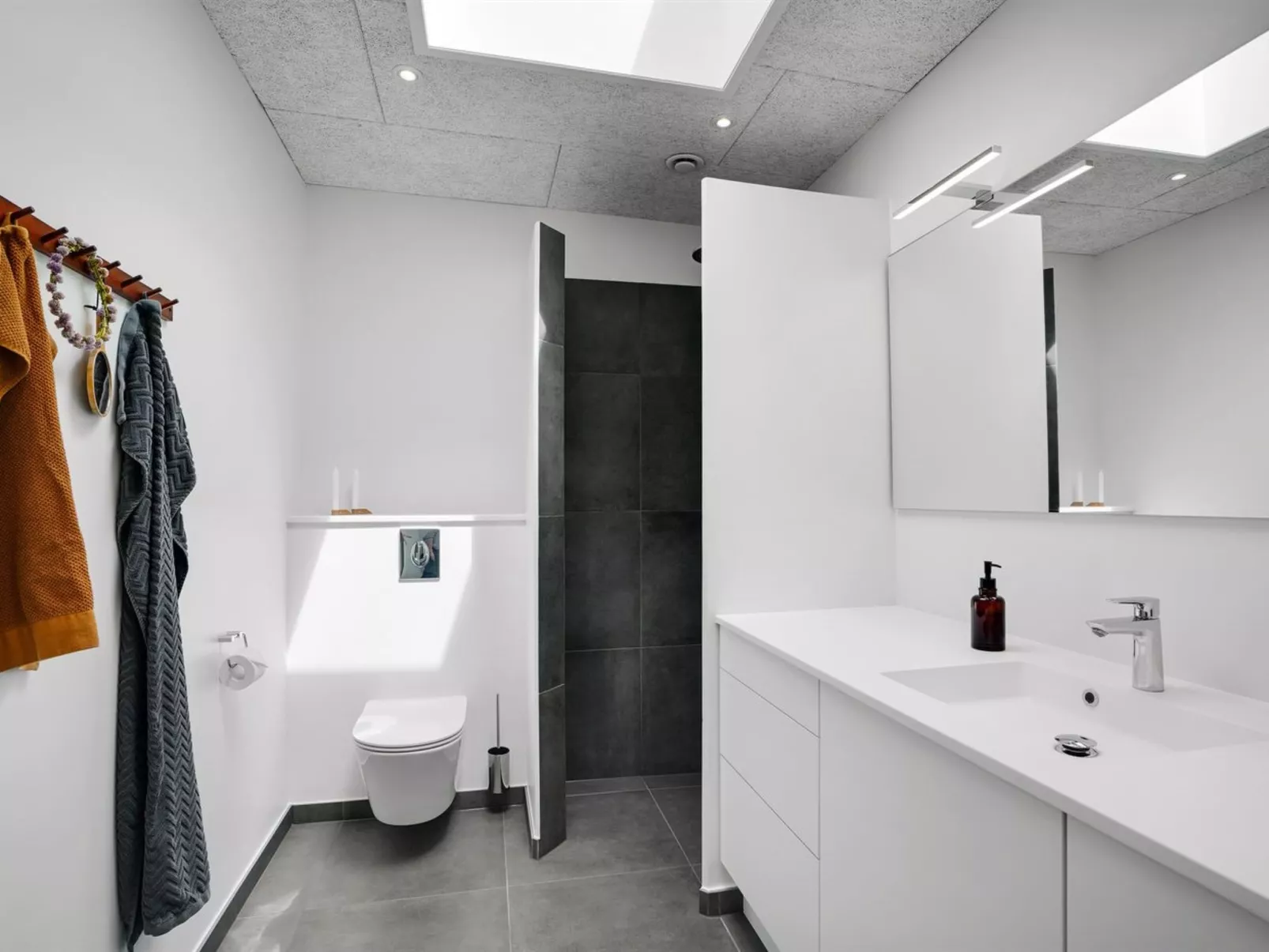 "Trpana" - 1.6km from the sea-Binnen