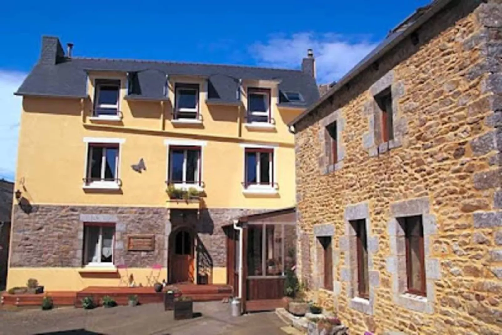 Résidence Les Goelands-Buitenkant zomer