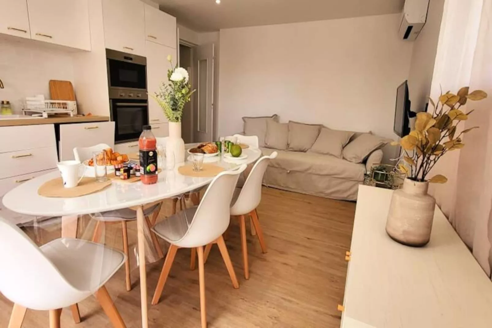 Résidence Domino 1 Superbement R&eacute;nov&eacute; - 2 Chambres -terrasse &agrave; 300m Plage, Commerces-Image-tags.