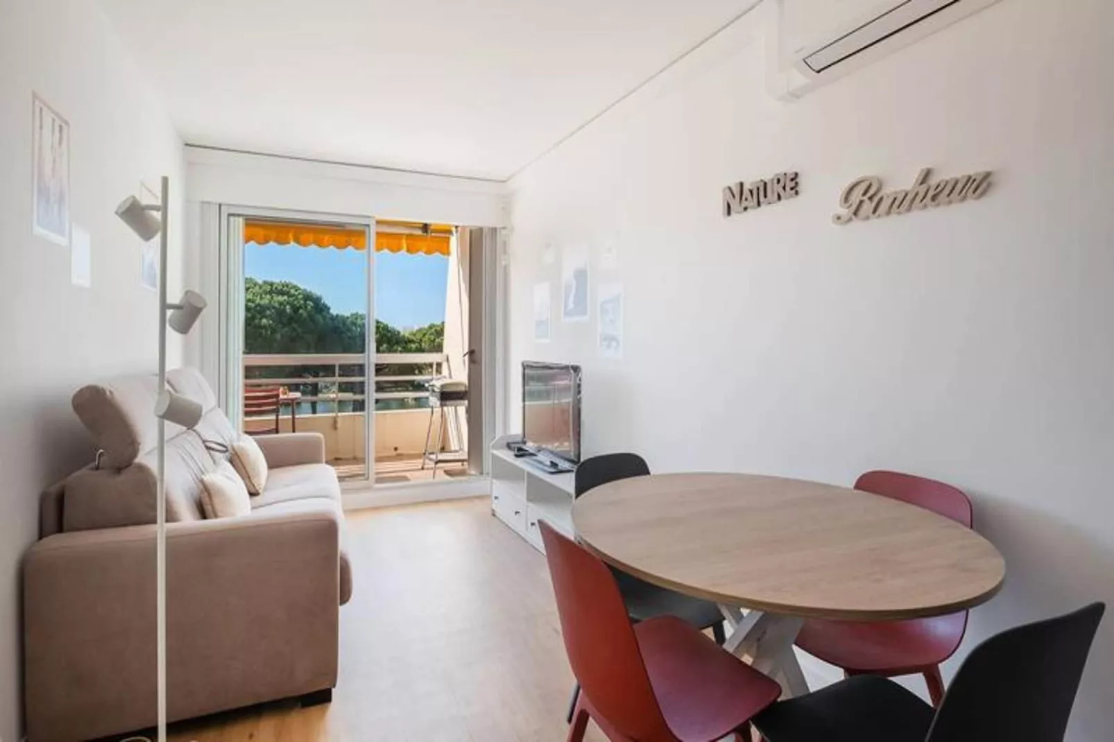 Résidence " La Lagune"-Woonkamer