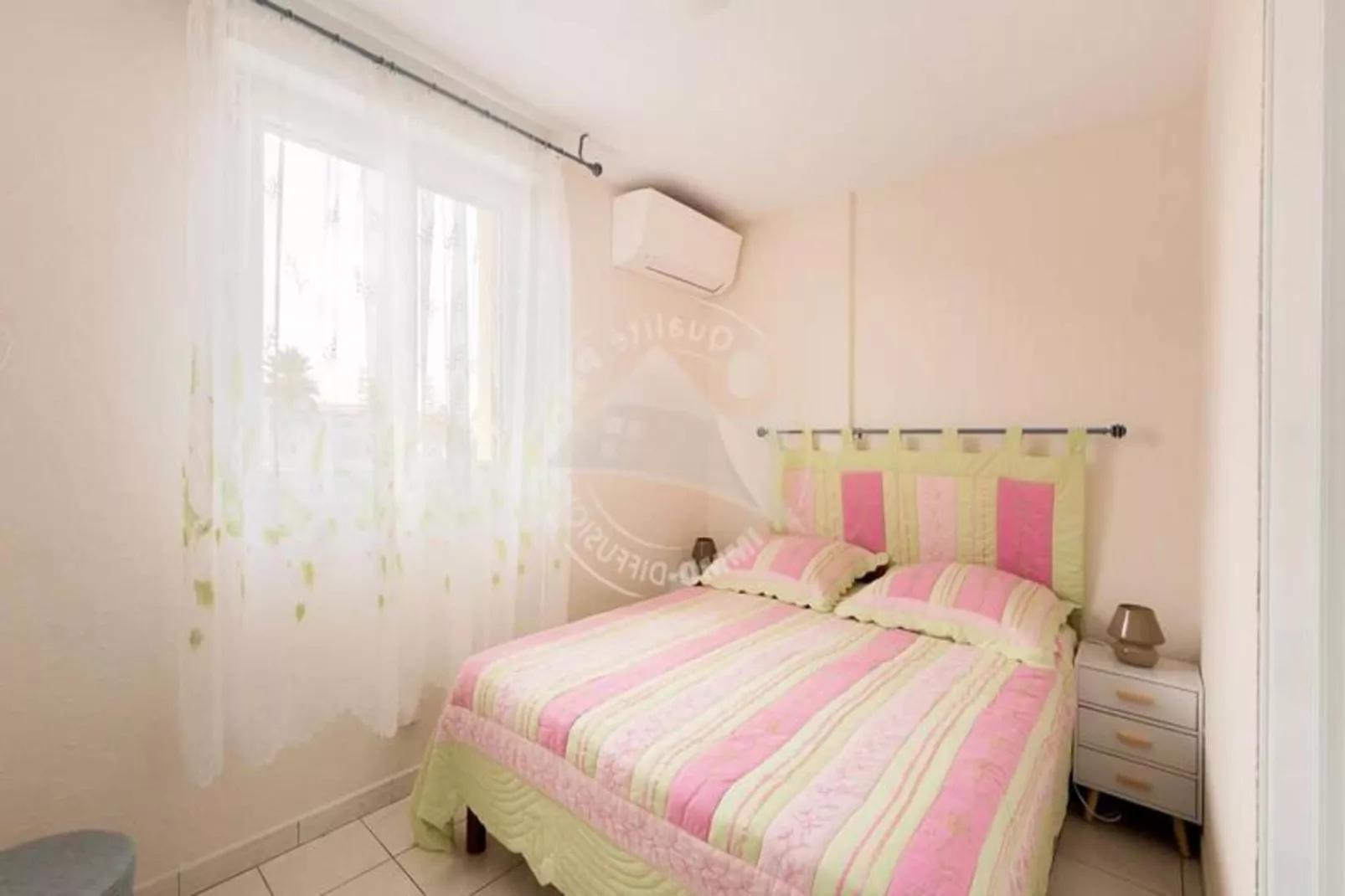 Résidence Impasse Des Lucines-Eetkamer