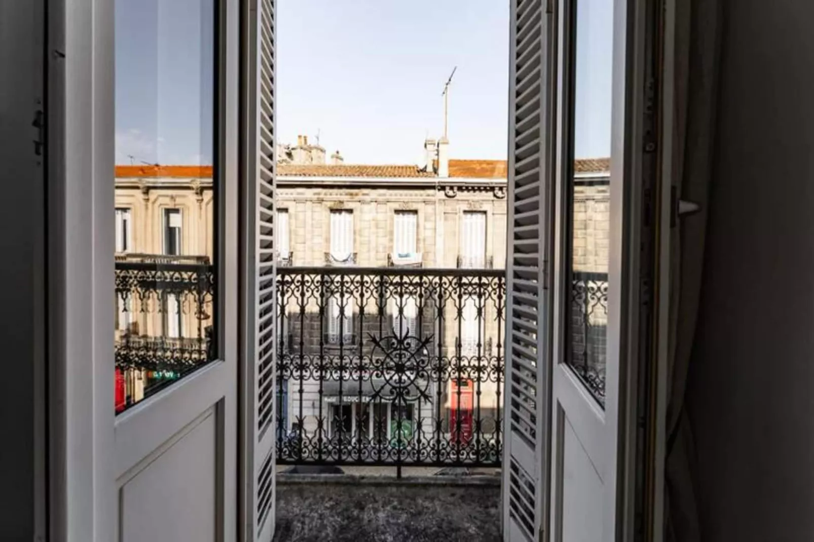 Chaleureux Appartement Au C&oelig;ur Du Quartier Historique Saint-michel-Woonkamer