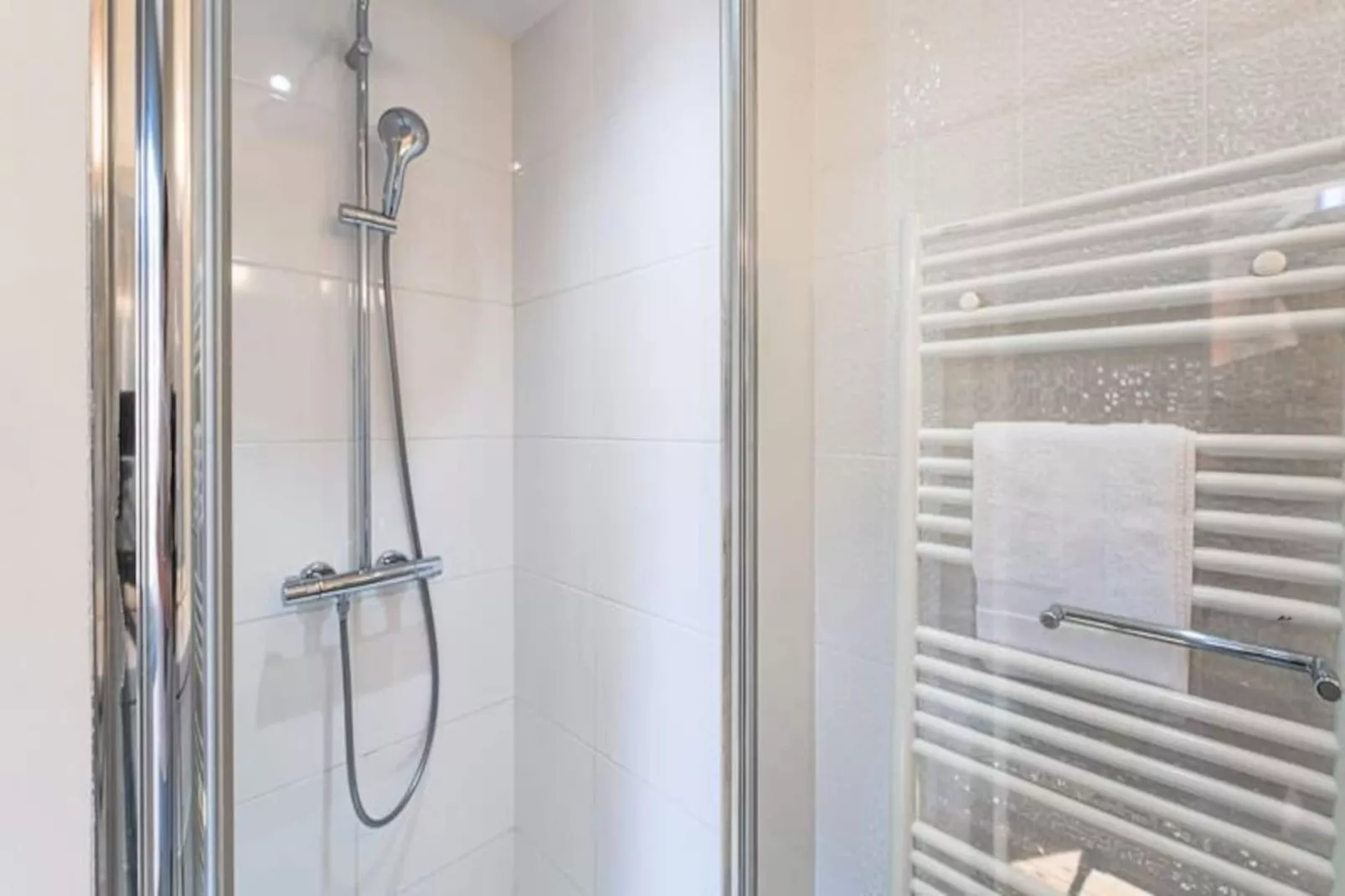 Confortable Studio De Standing Tr&egrave;s Bien Situ&eacute; Aux Portes De Quinconces-Image-tags.