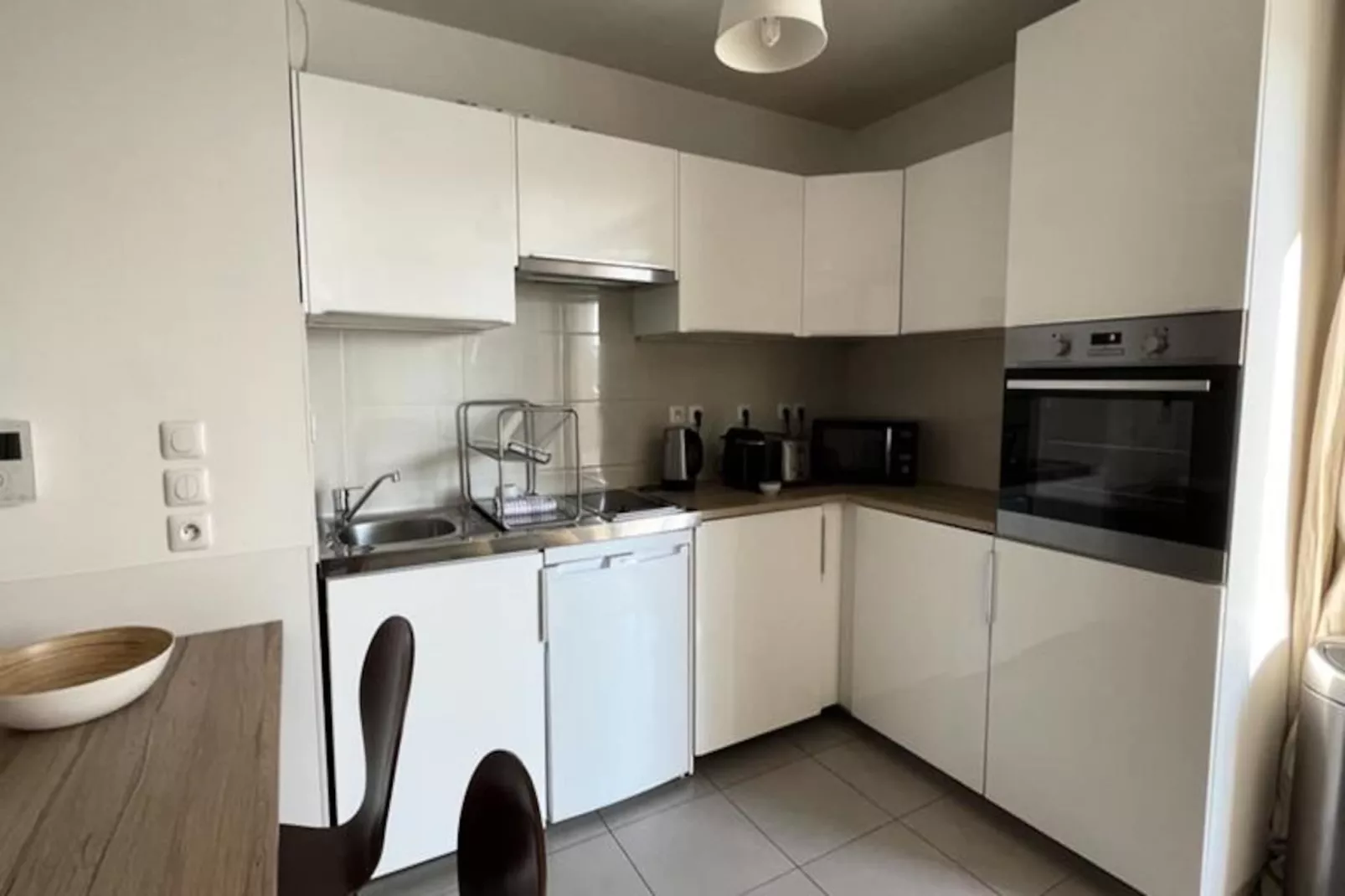 Spacieux Appartement Remarquablement Lumineux Avec Parking à La Cité Du Vin-Image-tags.