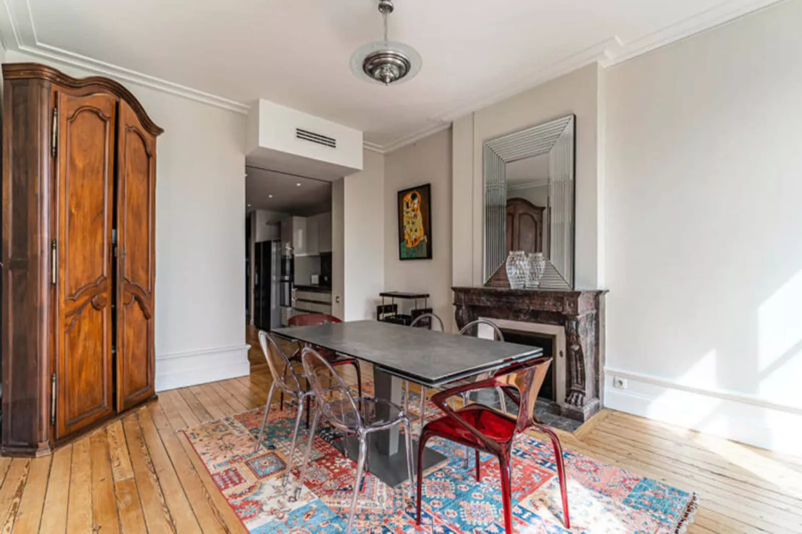 Appartement Prestations Haut Standing Avec Vue Sur La Place De La Bourse-Eetkamer